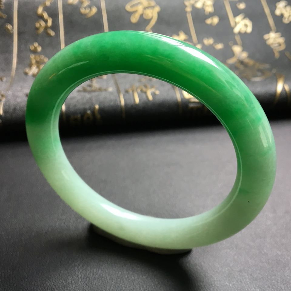 糯冰种翠色圆条手镯(53mm)