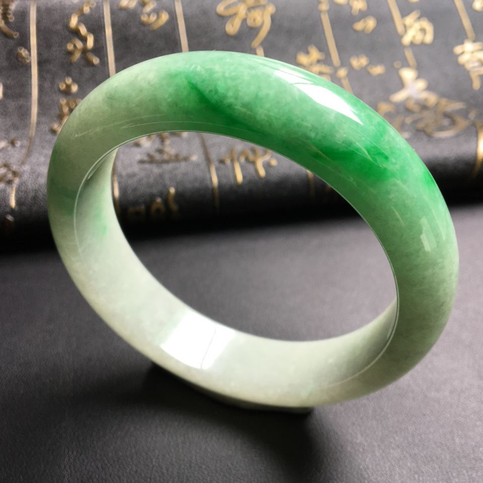 糯冰种飘翠手镯(57mm)