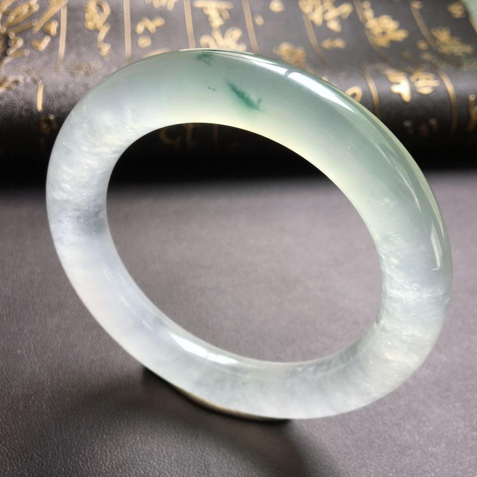 冰种略飘花圆条手镯(55.7mm)