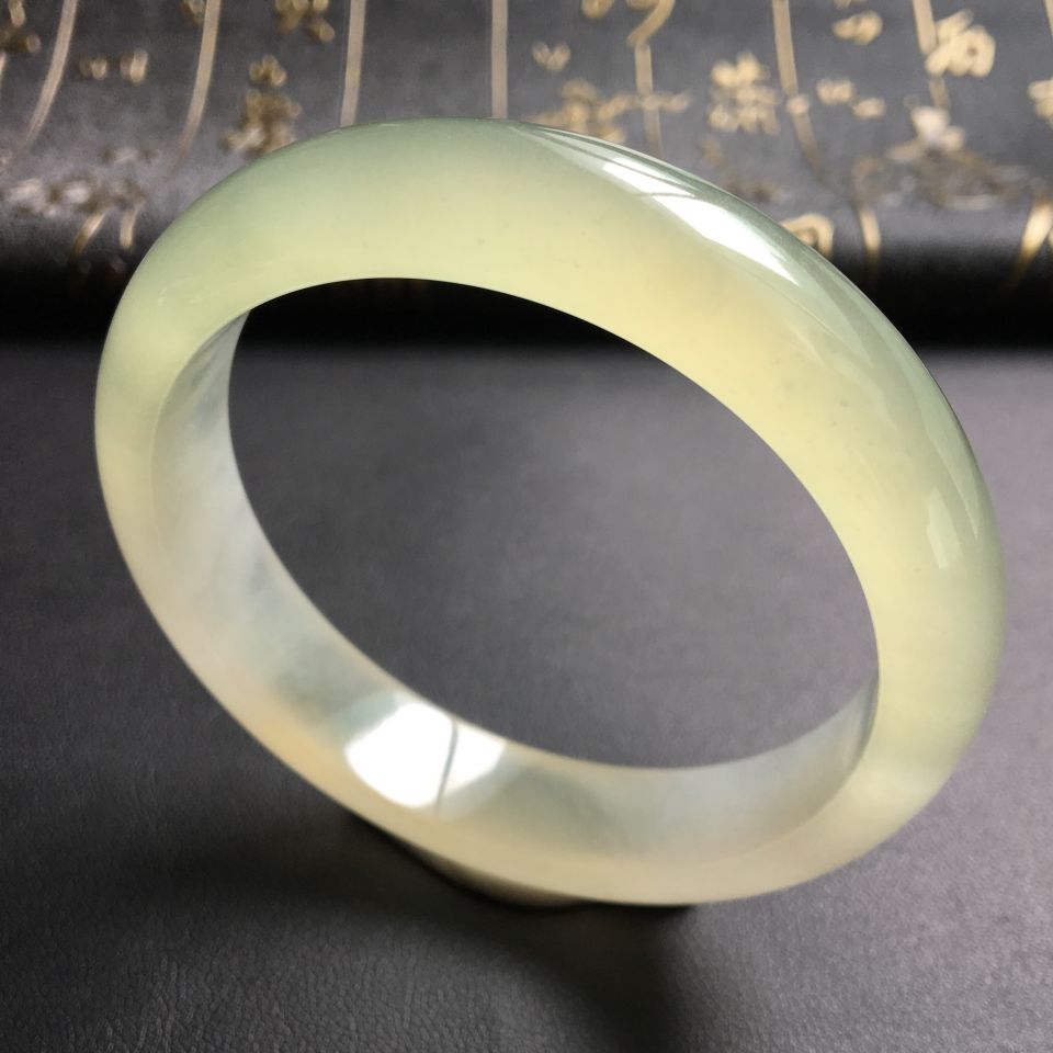 冰种晴水淡黄翡手镯(57.5mm)