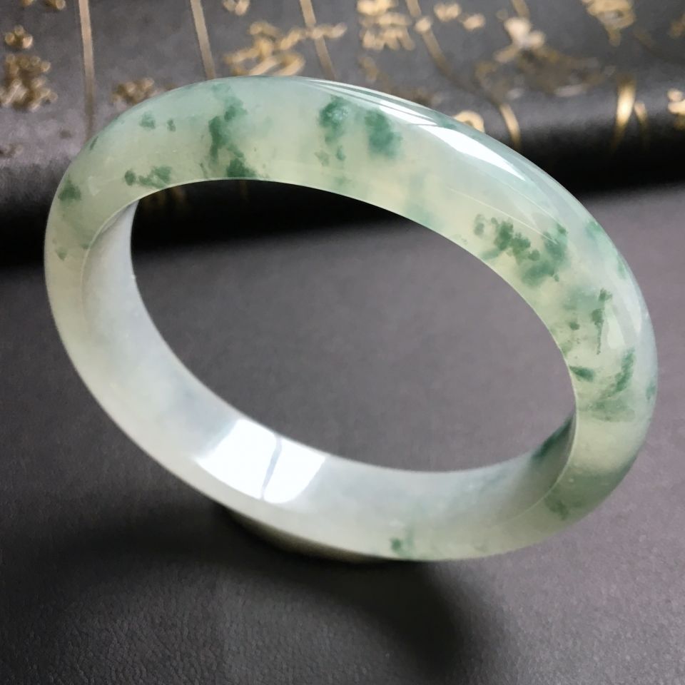 糯冰种飘花贵妃镯(55mm-48mm)