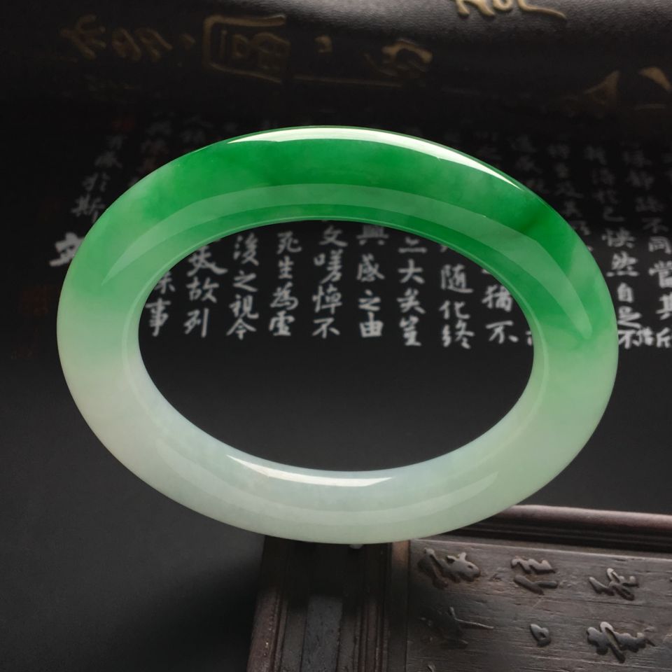 糯冰种飘阳绿圆条手镯（54.5mm）