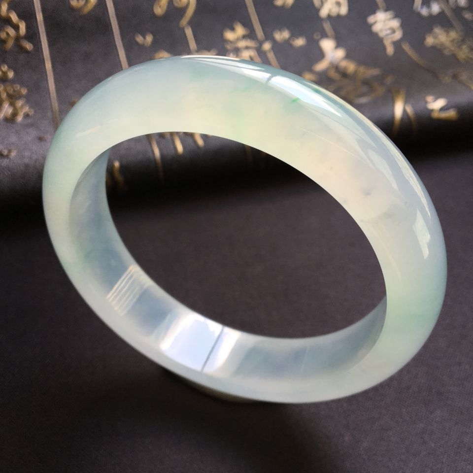 冰种晴水略飘翠手镯(57.2mm)