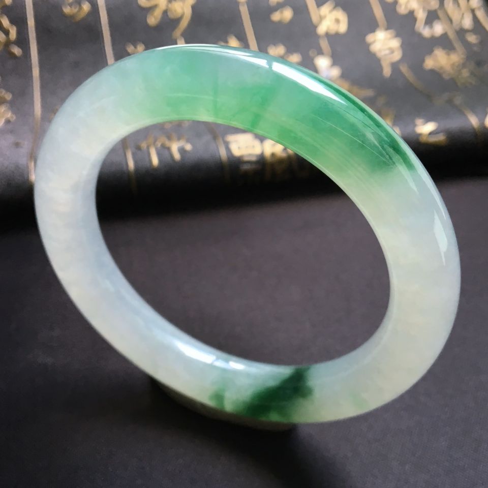 糯冰种晴水飘绿花圆条手镯(55.3mm)