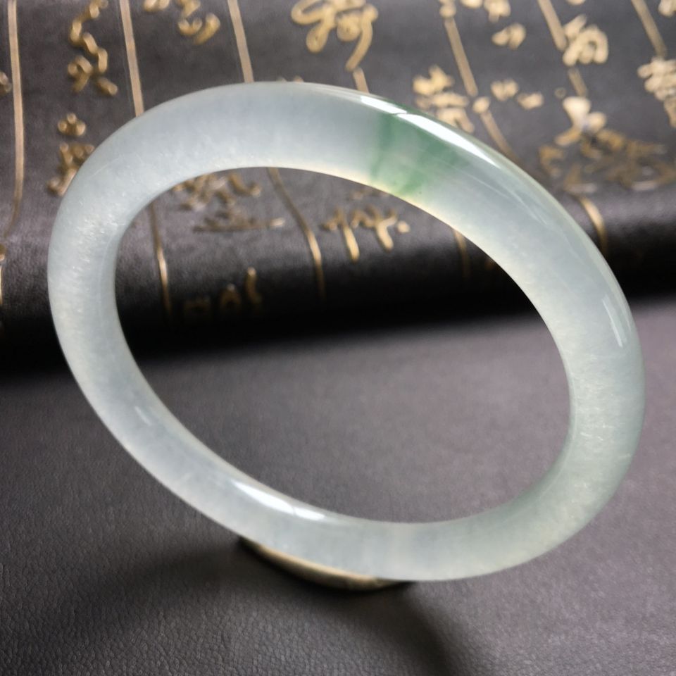 冰种略飘花圆条手镯(53.2mm)