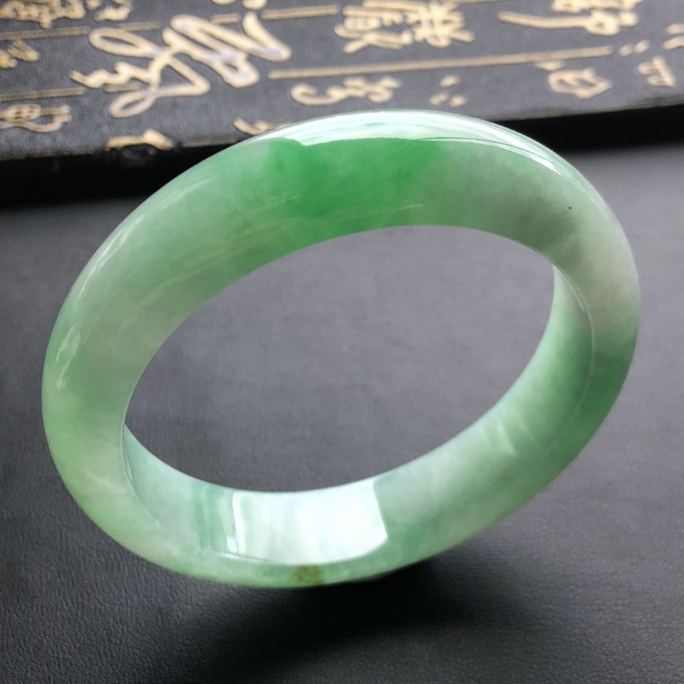 糯冰种飘翠手镯（57.6mm）