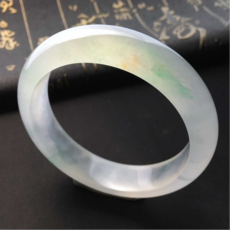 冰种略飘绿花手镯(58.1mm)