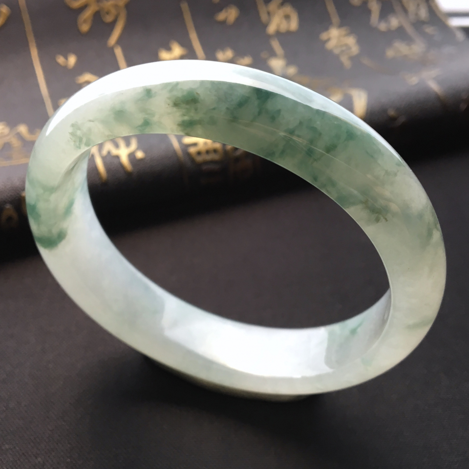 糯冰种飘花贵妃镯(54.8mm-49mm)