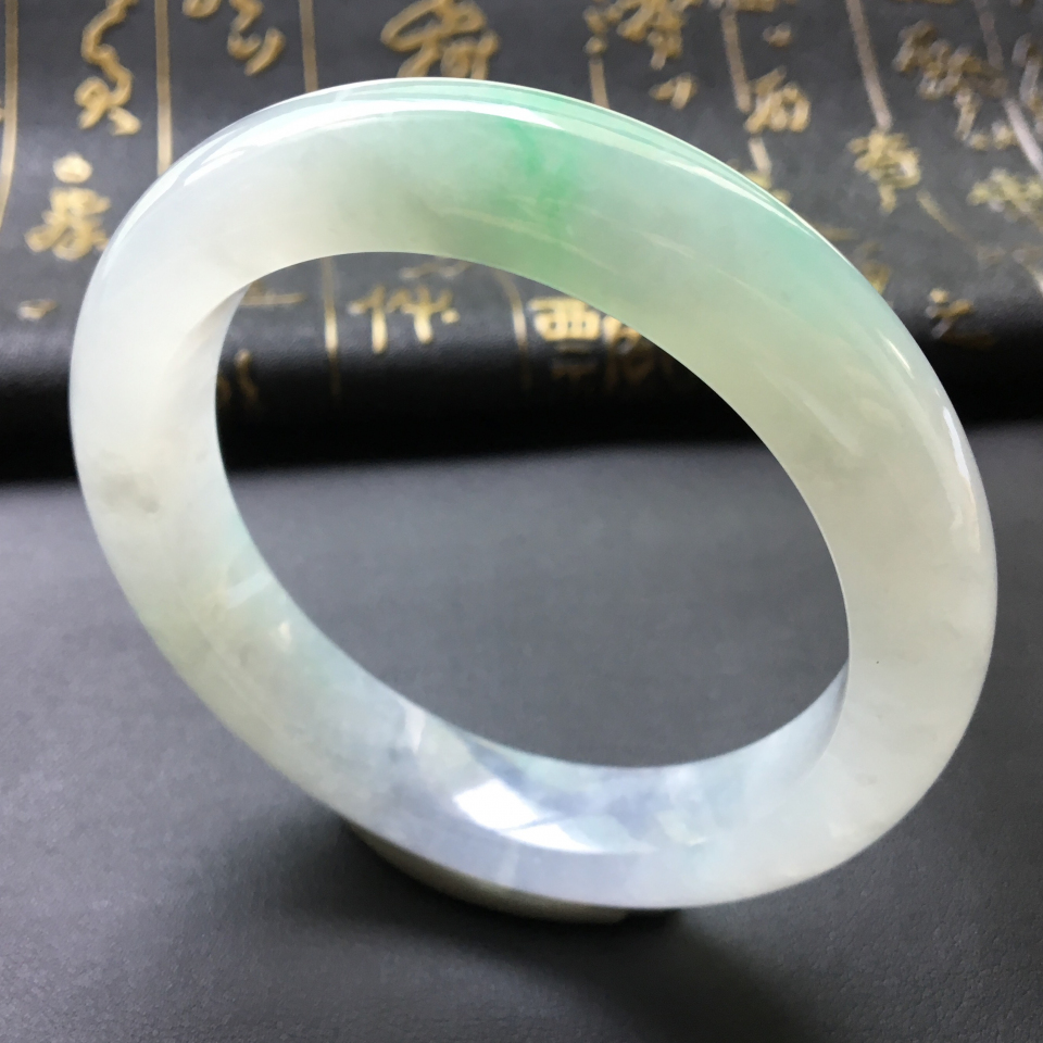 糯冰种飘翠手镯(61.5mm)