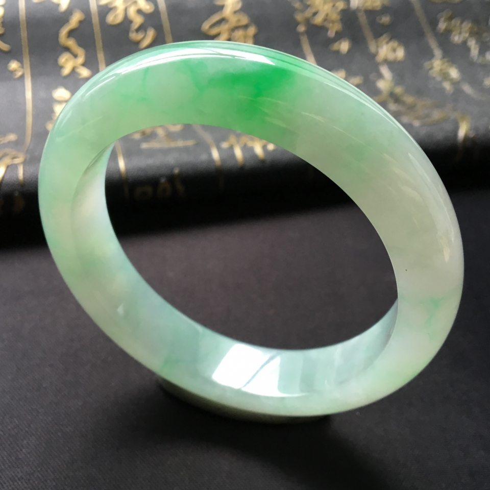 糯冰种飘翠手镯(56mm)