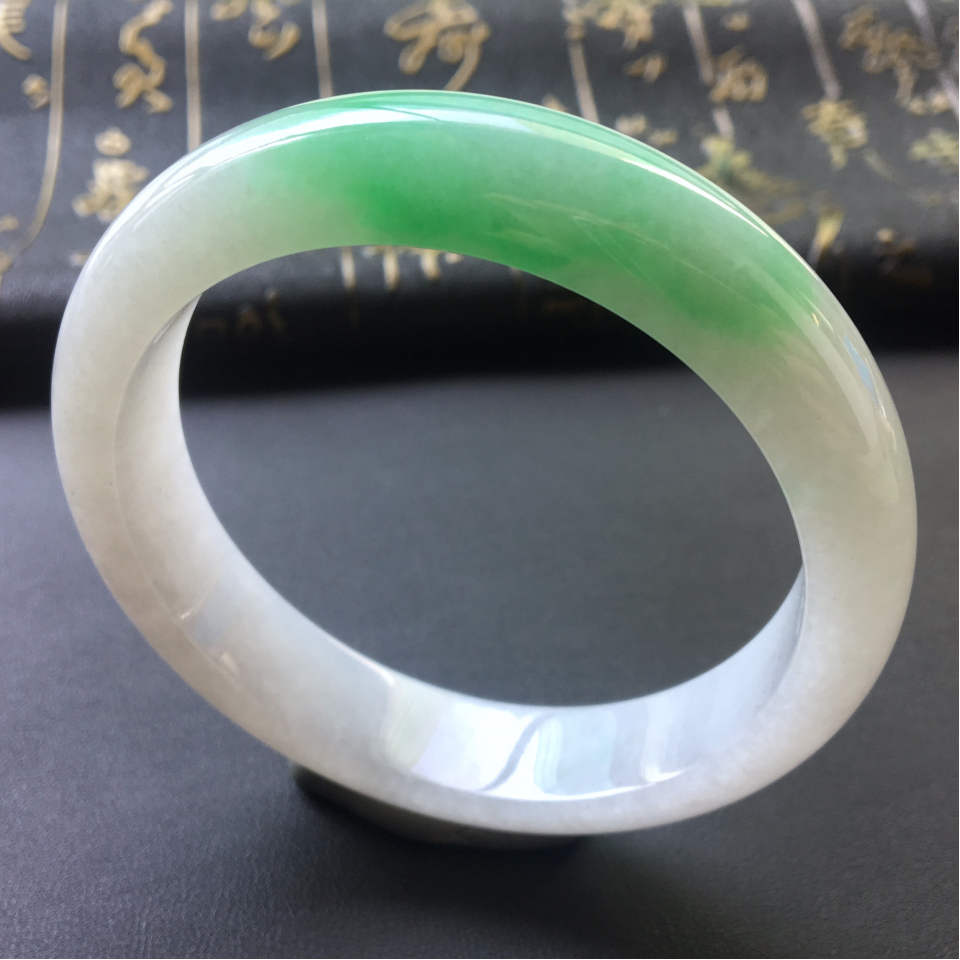 糯冰种飘翠手镯(58.5mm)