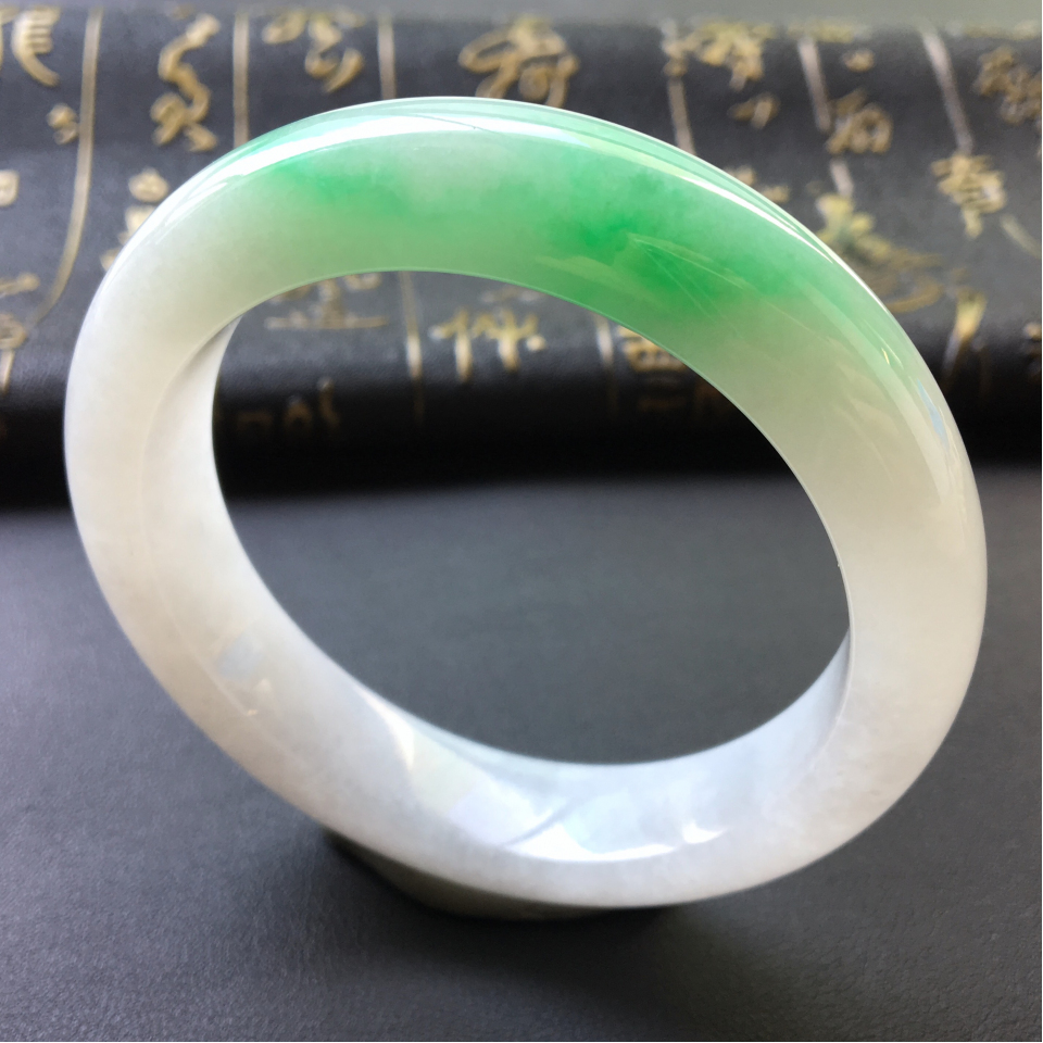 糯冰种飘翠手镯(57mm)