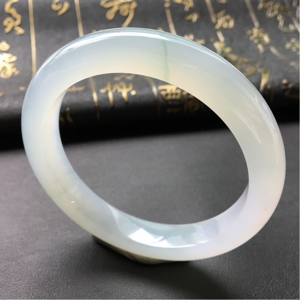 冰种略飘花手镯(55.4mm)