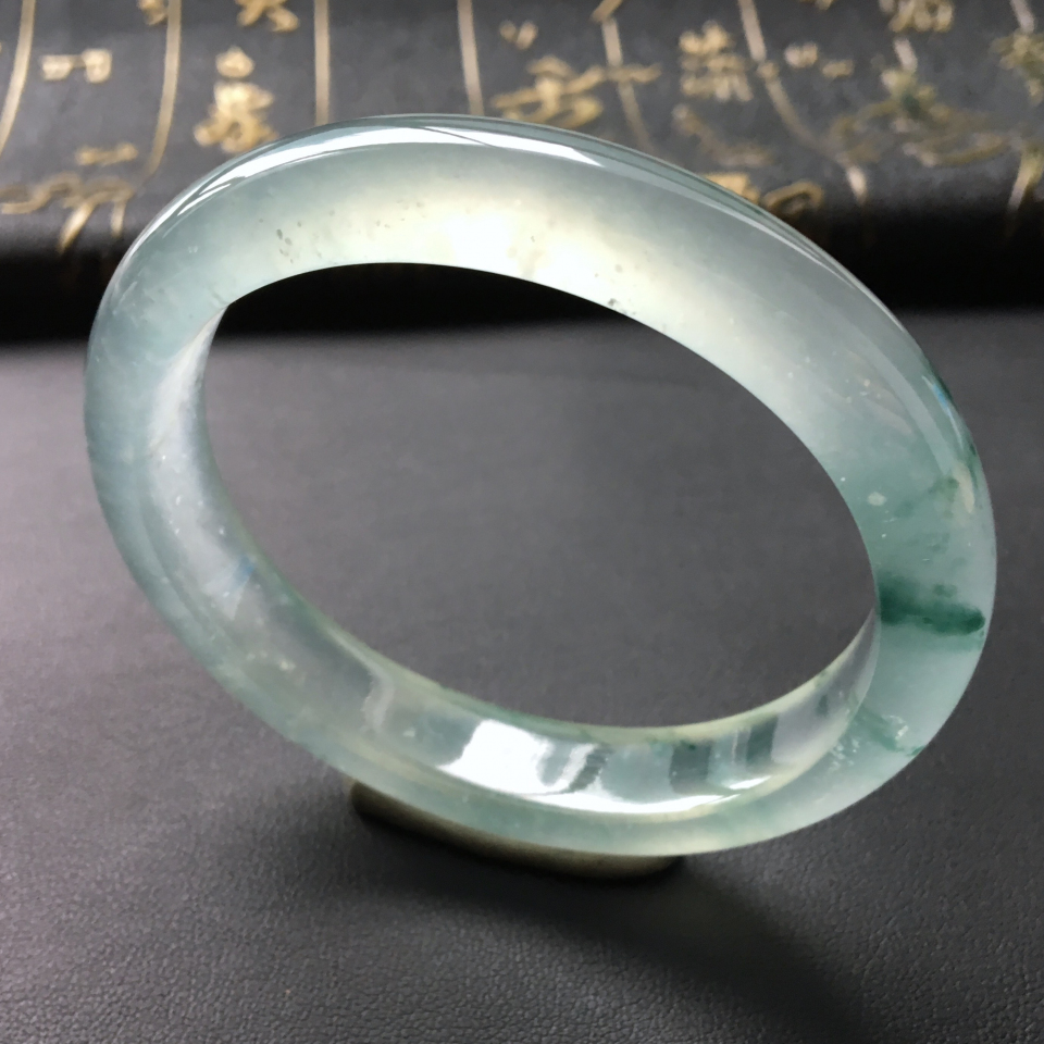 冰玻种飘花贵妃镯(57.5mm-50.3mm)