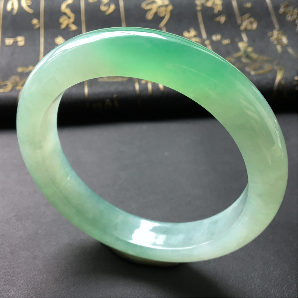 糯冰种晴水手镯(63.5mm)