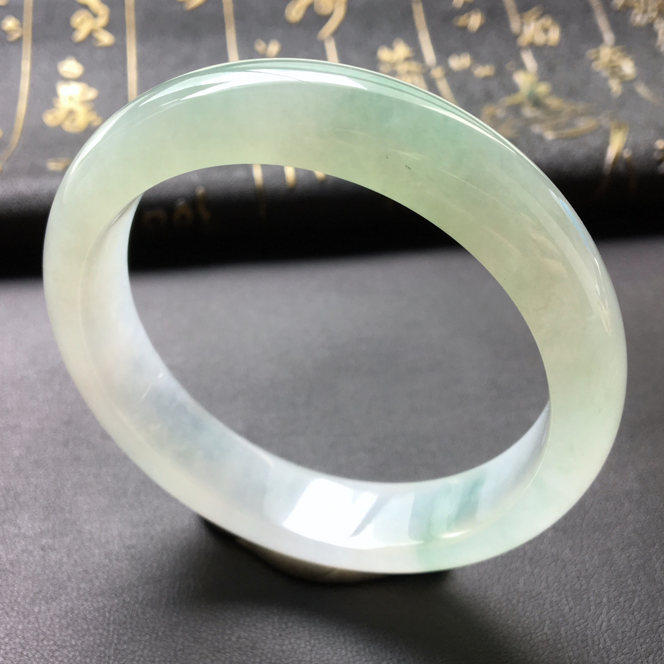 冰种晴水略飘花手镯(55.6mm)