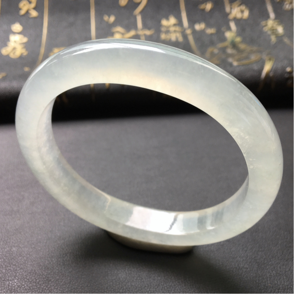 冰种晴水贵妃镯(55.5mm-48.2mm)