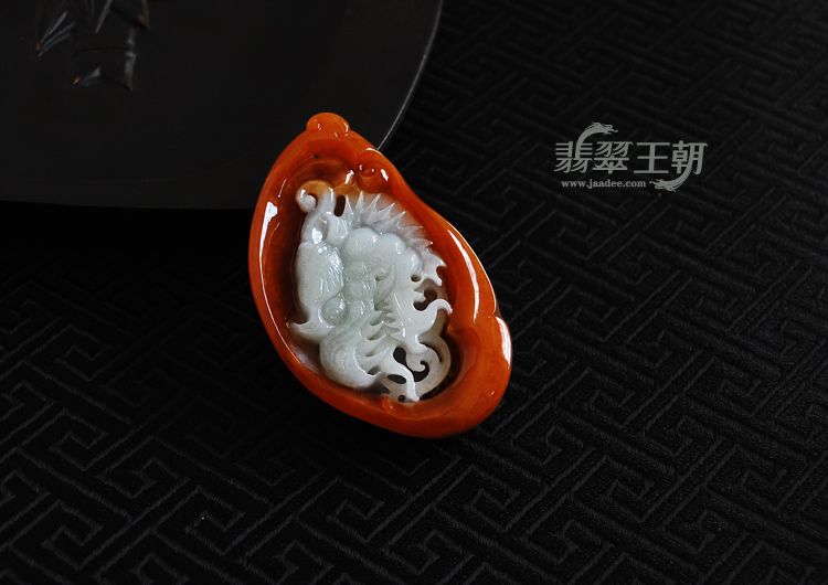 糯冰种红翡缅甸翡翠龙头挂件