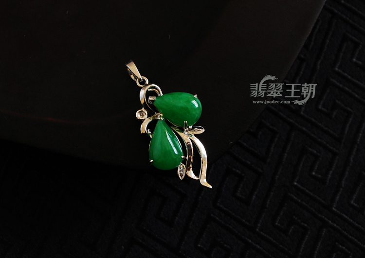 糯冰种满绿包白金缅甸翡翠胸坠