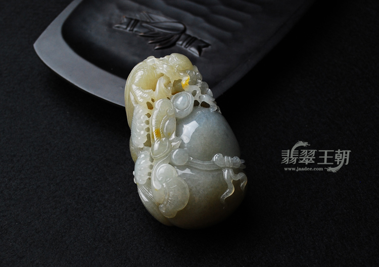 糯冰种黄翡缅甸翡翠“福寿如海”手玩件