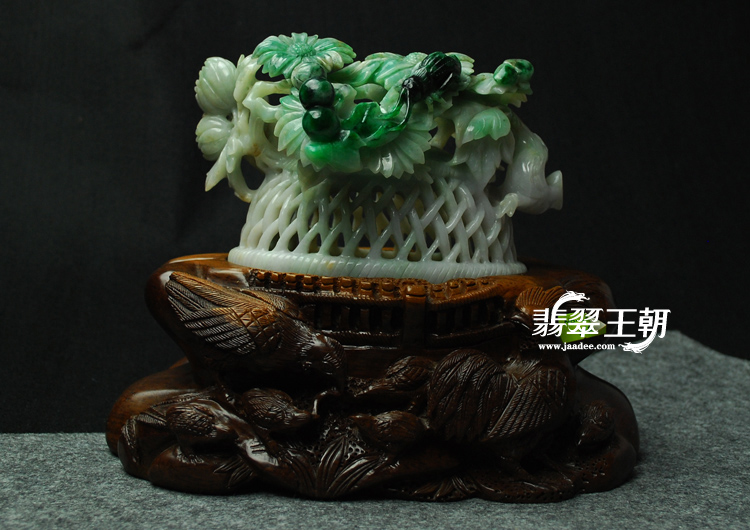 细糯种浓绿缅甸翡翠“富贵花开”摆件
