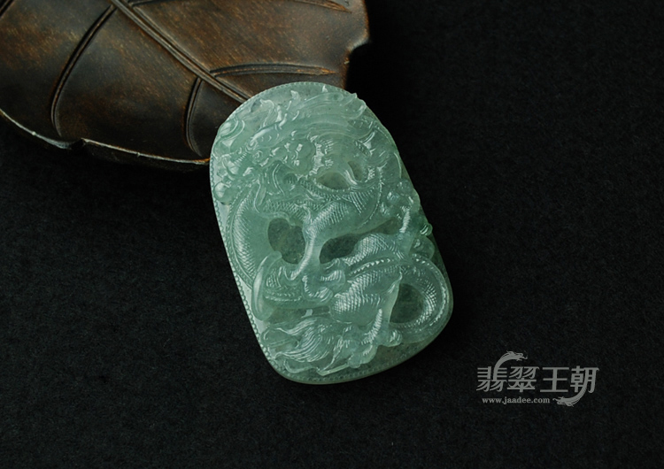 冰种飘花缅甸翡翠龙牌挂件
