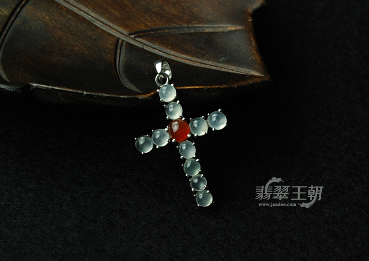 玻璃种红翡镶白金缅甸翡翠十字架挂件
