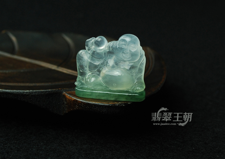 冰玻种飘花缅甸翡翠逍遥佛挂件