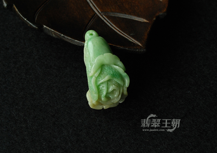 细糯种黄加绿缅甸翡翠白菜挂件