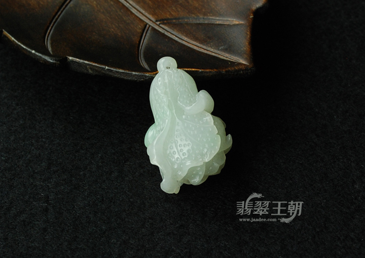糯冰种缅甸翡翠白菜挂件