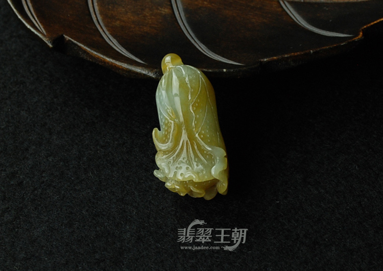 糯冰种黄翡缅甸翡翠白菜挂件
