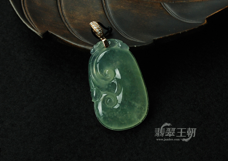 冰玻种晴水缅甸翡翠如意挂件