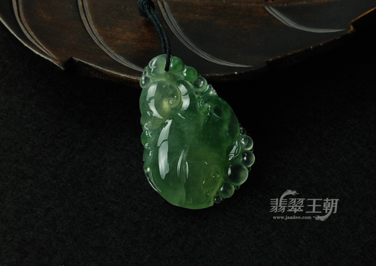 冰种晴水缅甸翡翠如意挂件
