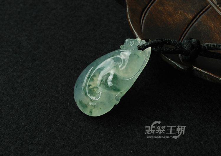 冰种飘花缅甸翡翠如意挂件