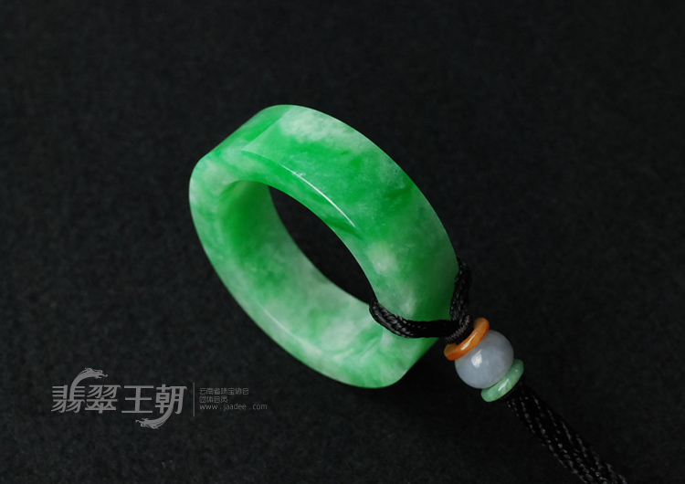 糯冰种阳绿缅甸翡翠挂环挂件