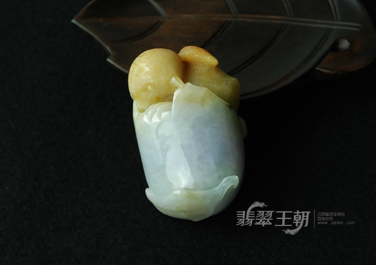 细糯种黄翡紫罗兰缅甸翡翠“破壳而出”手玩
