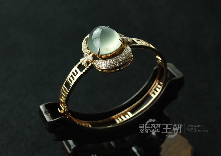 【金风玉露】玻璃种强莹光玫瑰金镶玉缅甸翡翠贵妃镯(54.9-43.2)