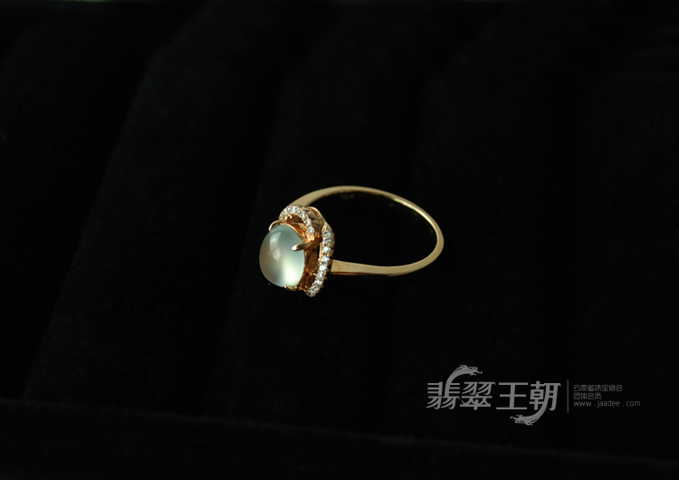 玻璃种缅甸翡翠包玫瑰金戒指