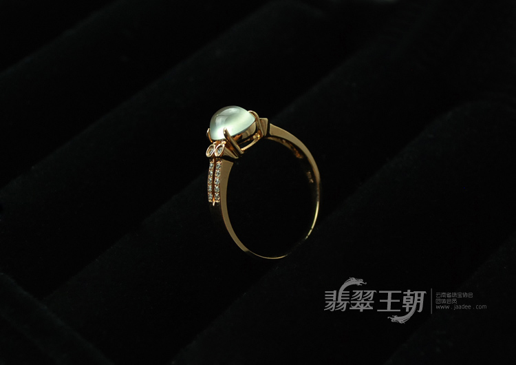 玻璃种缅甸翡翠包玫瑰金戒指