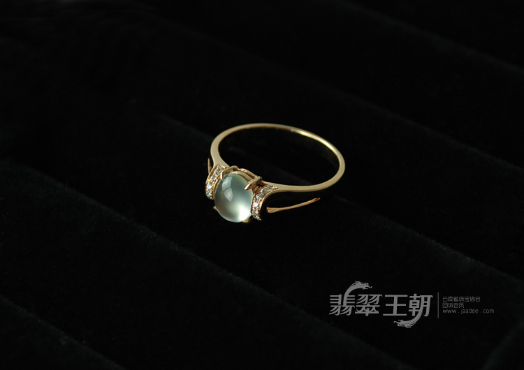 玻璃种缅甸翡翠包玫瑰金戒指