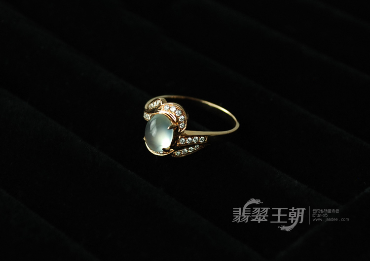 玻璃种缅甸翡翠包玫瑰金戒指