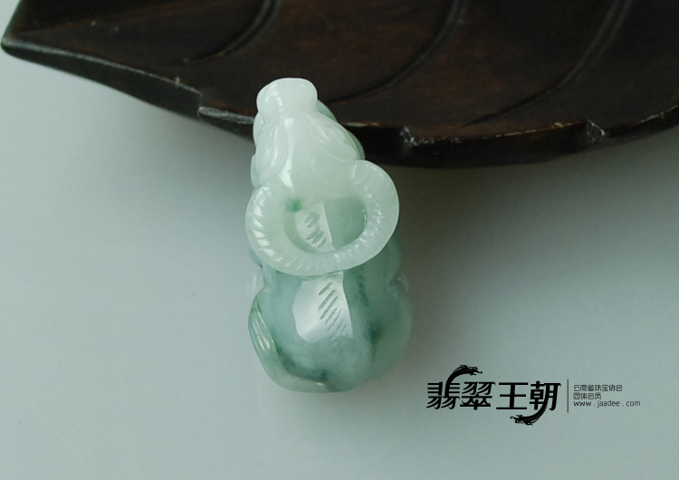 https://jdimg.jaadee.net//images/201101/goods_img/4192_P_1295733795467.jpg