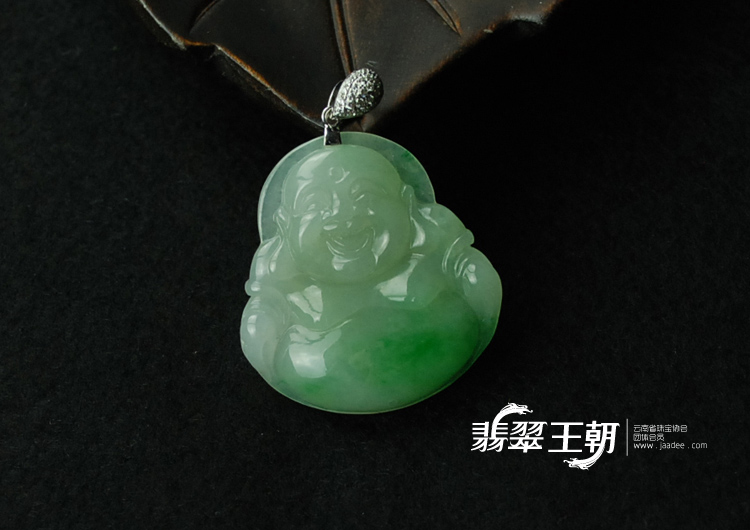 糯冰种翠色缅甸翡翠玉佛挂件
