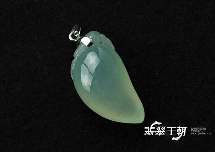 冰玻种蓝晴水缅甸翡翠福瓜挂件