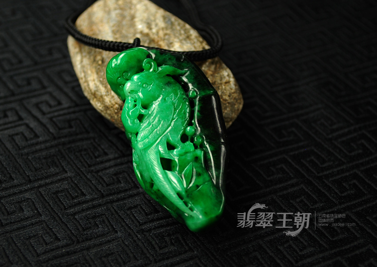 细糯种满绿缅甸翡翠英明神武挂件