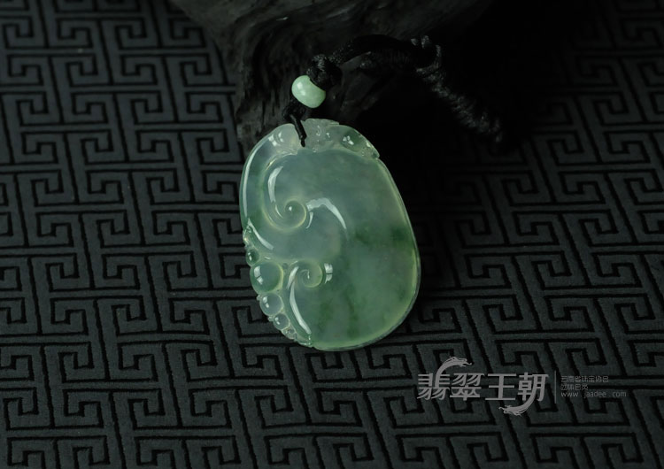 冰玻种飘花缅甸翡翠如意挂件
