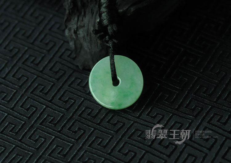 糯冰种飘翠缅甸翡翠平安扣挂件