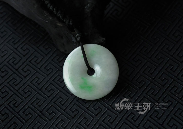 糯冰种飘翠缅甸翡翠平安扣挂件
