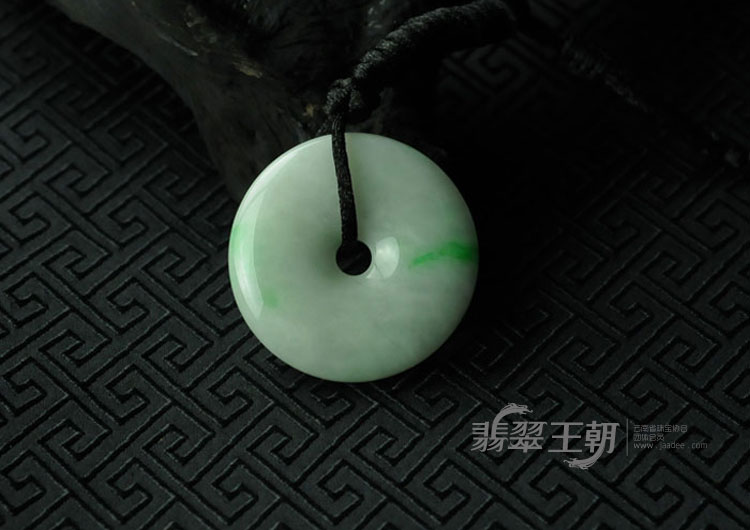糯冰种飘翠缅甸翡翠平安扣挂件