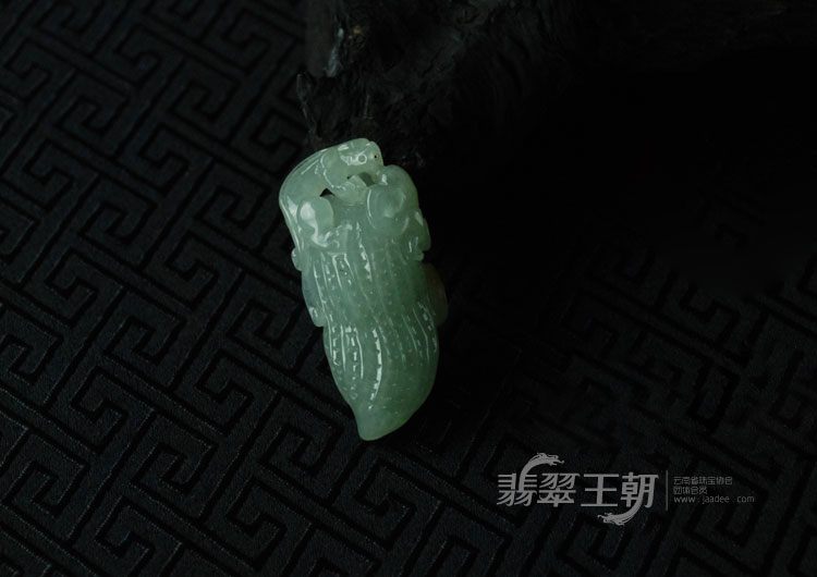 糯冰种蓝晴水缅甸翡翠多福花生挂件